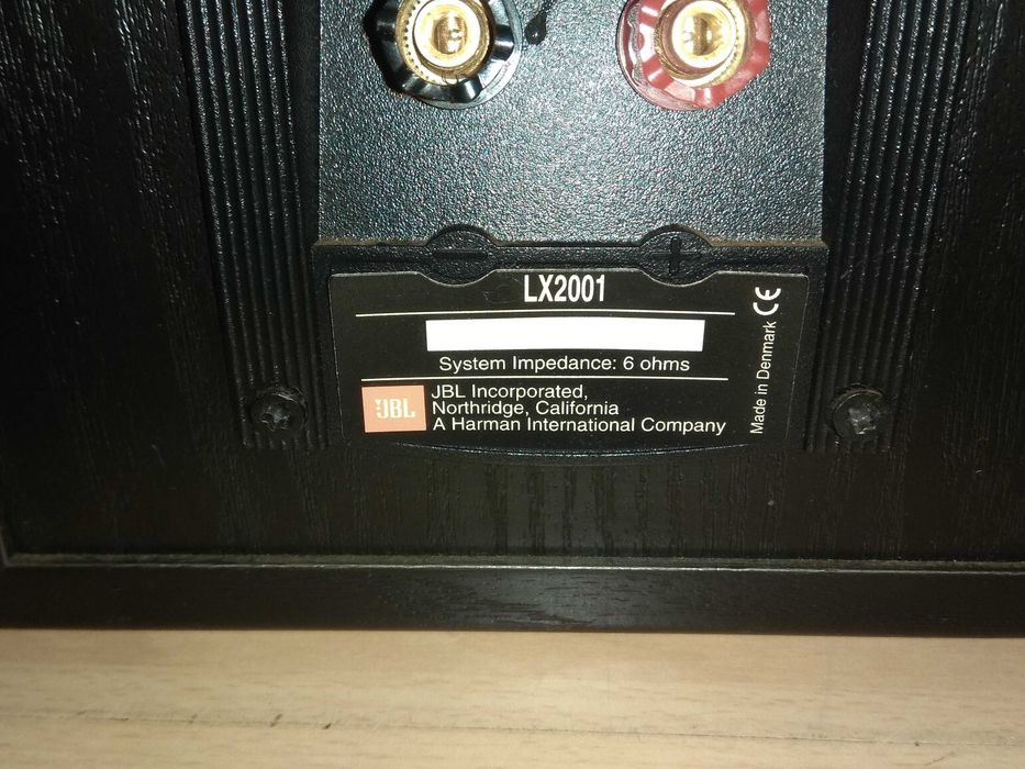Двулентови тонколони JBL LX2001