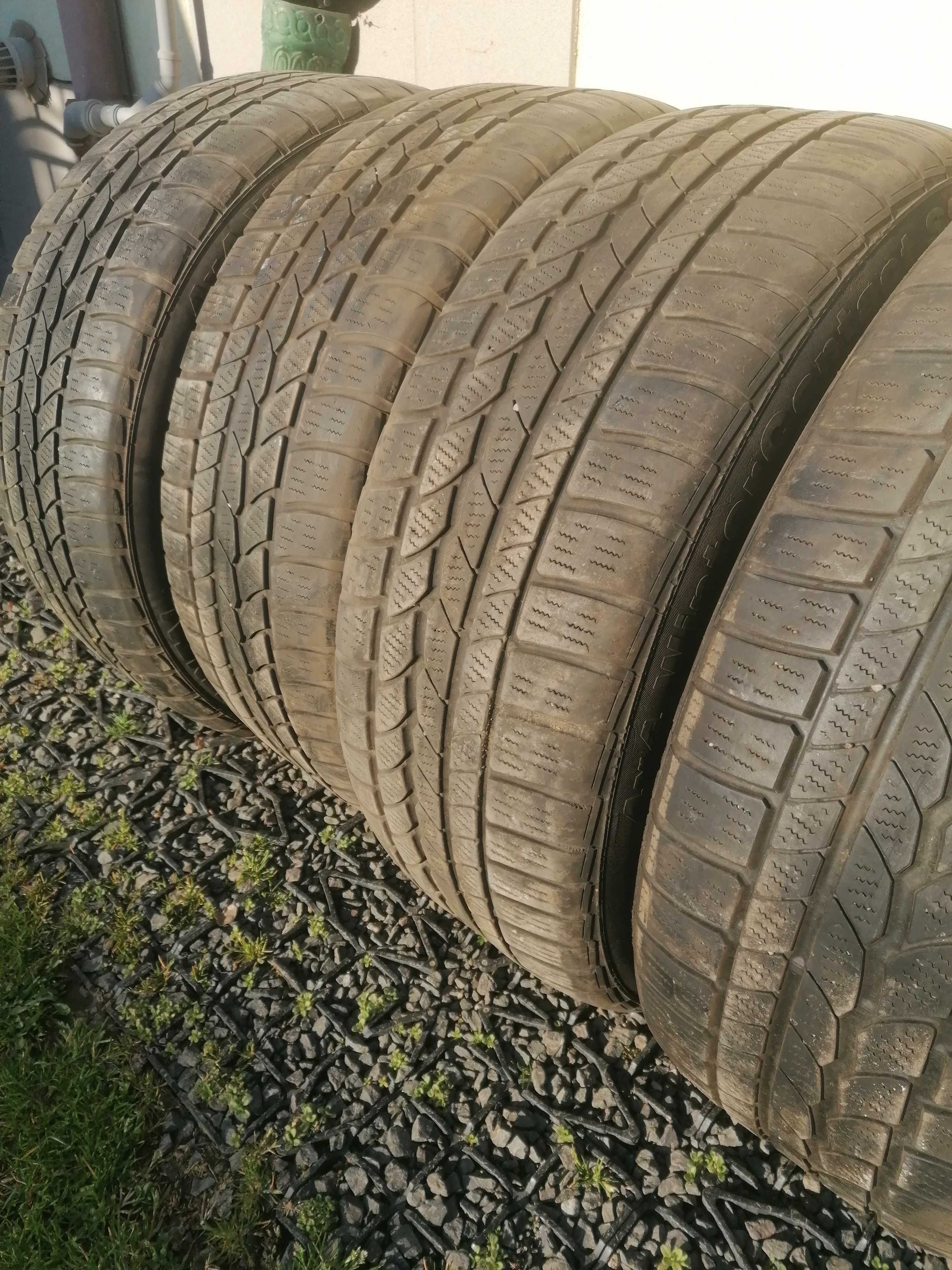 Vand 4 anvelope de iarna 255/50 R19 107V