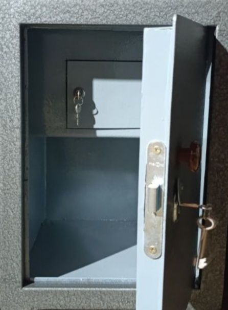 Продам сейф 60/40