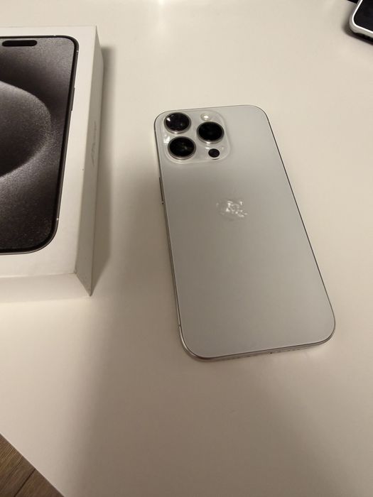 Se vinde Iphone 15 pro