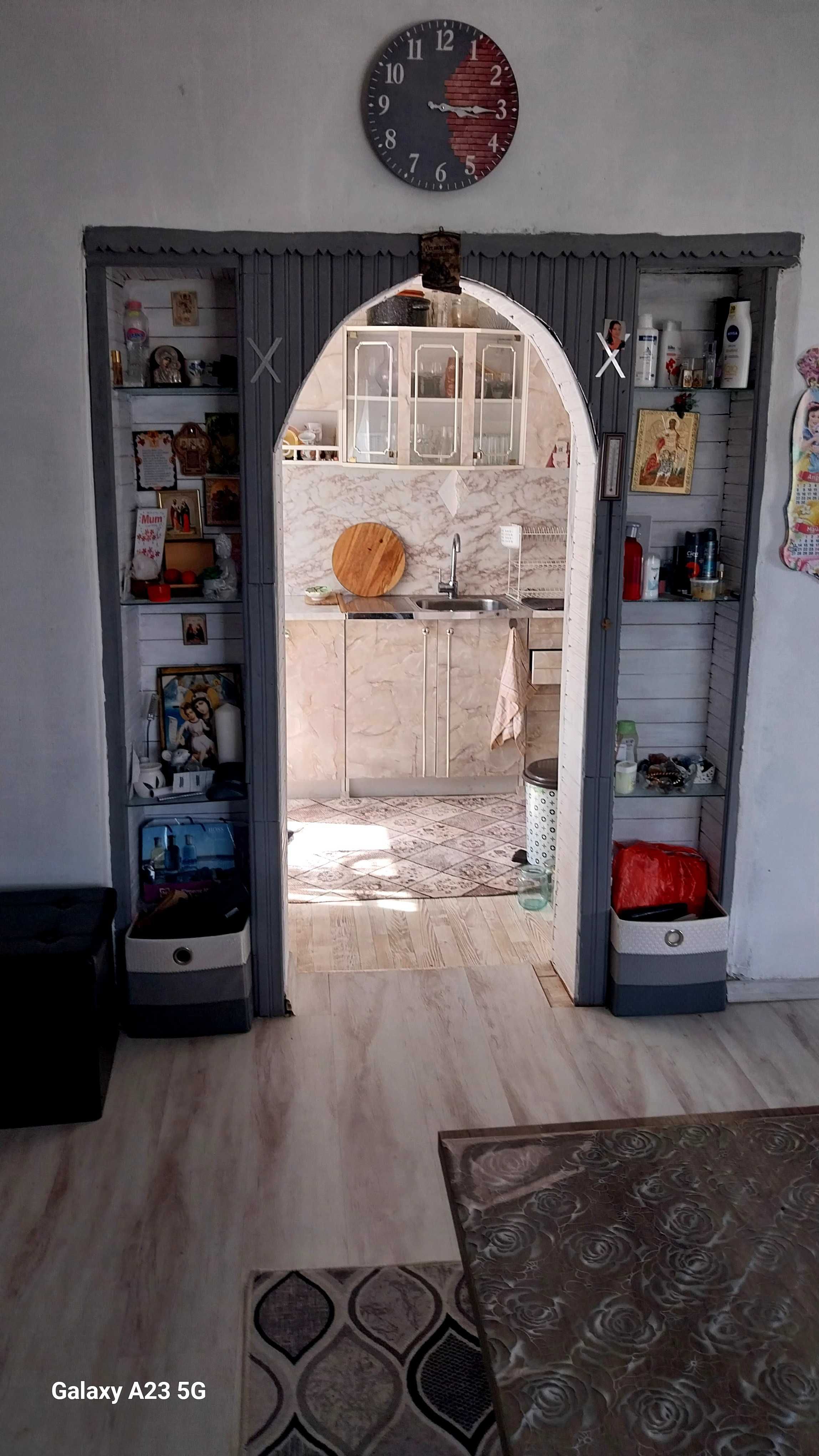 Продавам къща с голям двор в село  9293 Стефан Караджа.