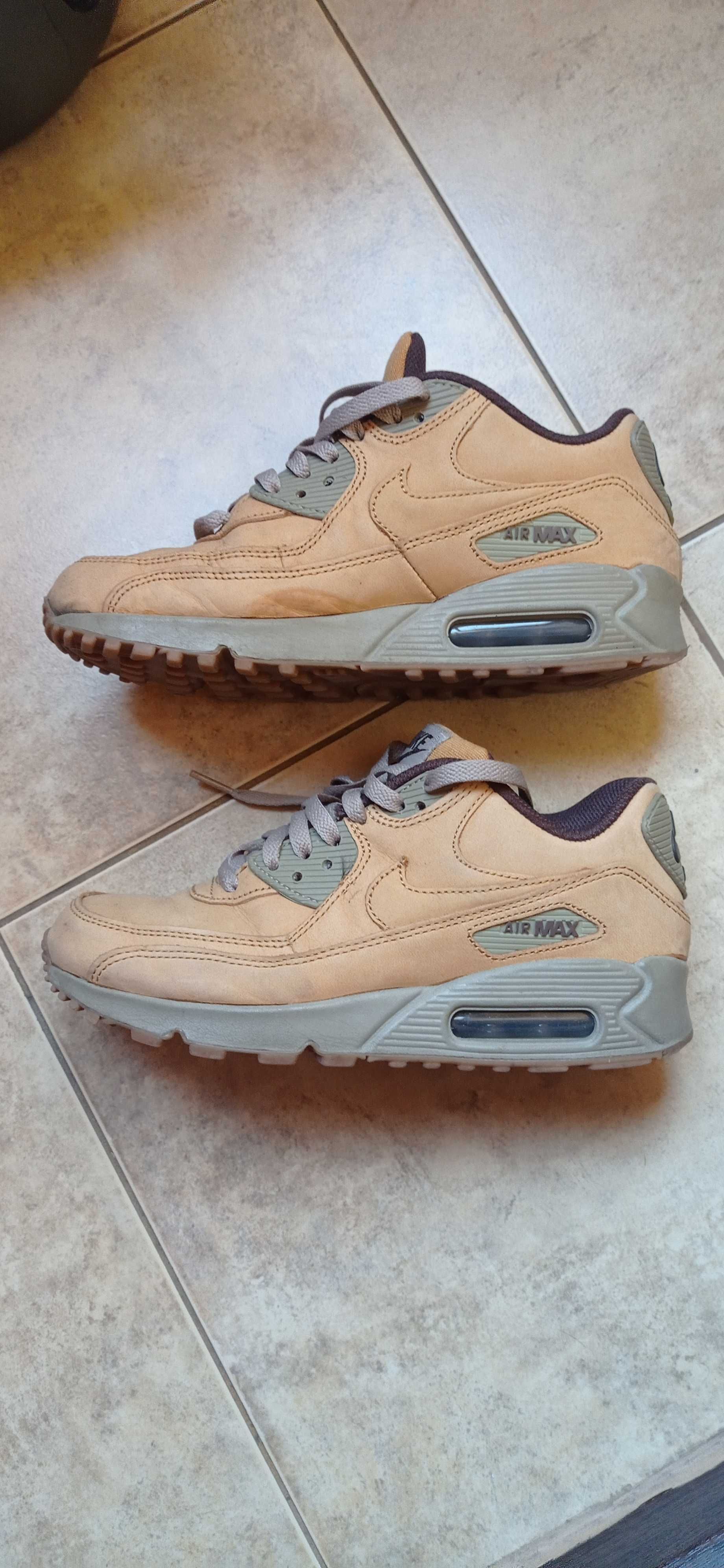 Дамски маратонки Nike Air Max 90