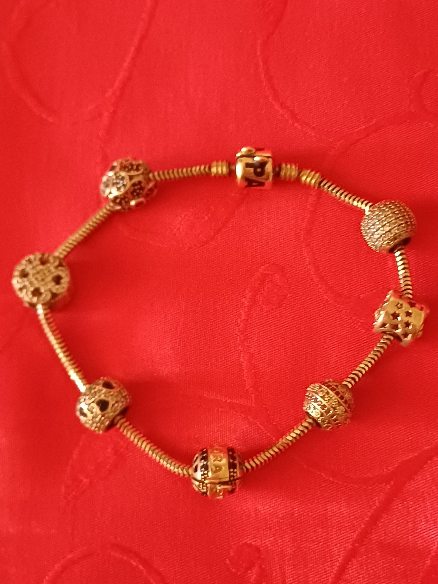 Vând brățară de aur 14k Pandora 18cm 19,82 grame.