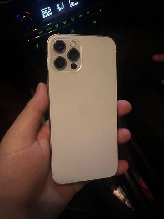 Продам IPhone 12 pro