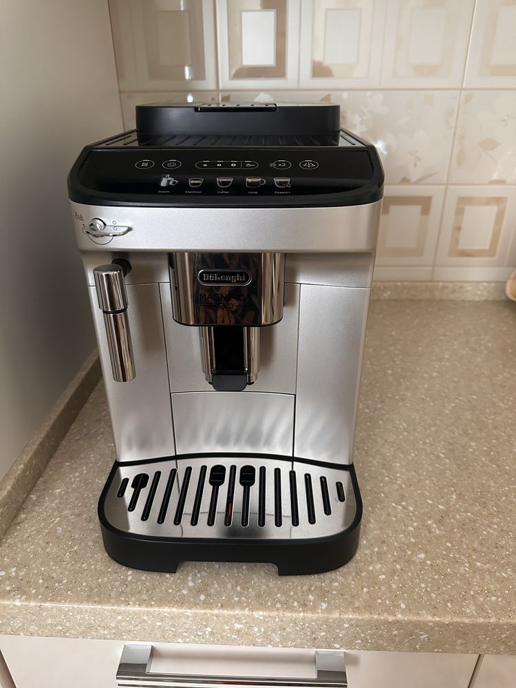 Кофемашина Delonghi ECAM EVO