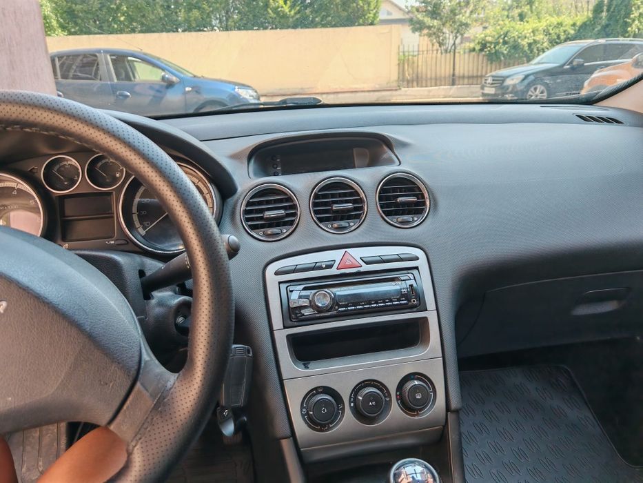 Peugeot 308 ,benzina 1,4 , an 2008