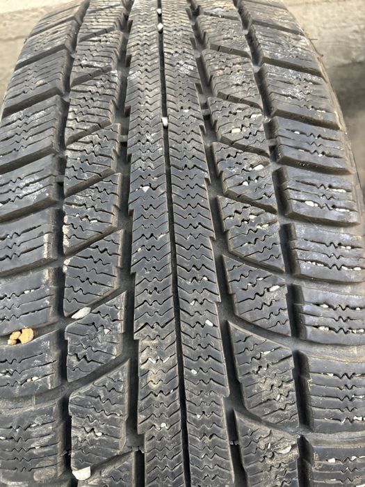 Продам комплект зимней резины 225/60 R17