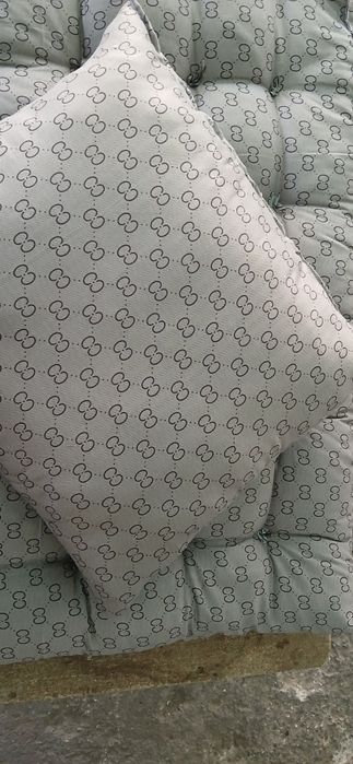 Matiras va yastiqlar..