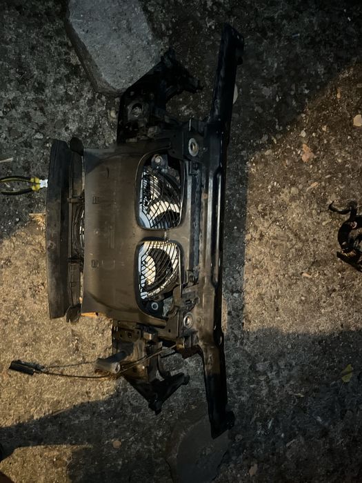 Предна маска бмв е46 комби 3 пина ел перка