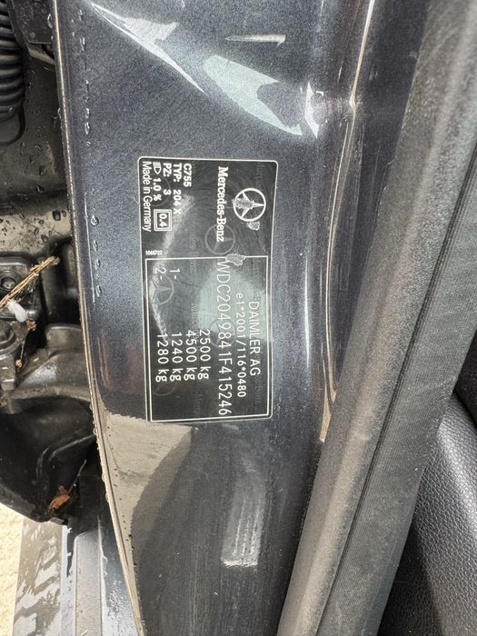 Dezmembrez Mercedes Glk220