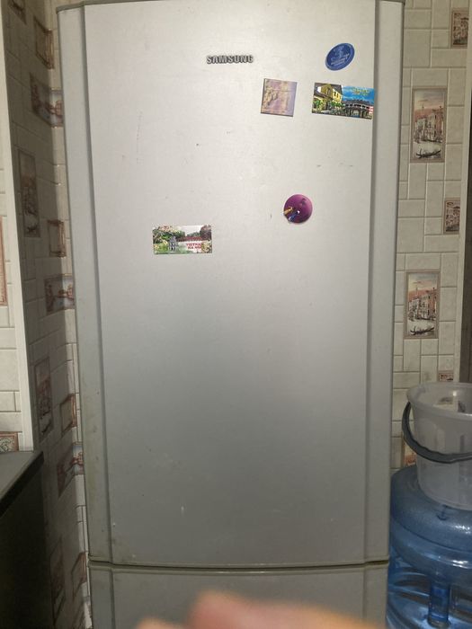 Холодильник в очень хорошем состоянии 40тыс