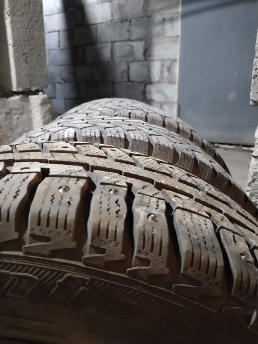 Шины зимние 205/55/16.