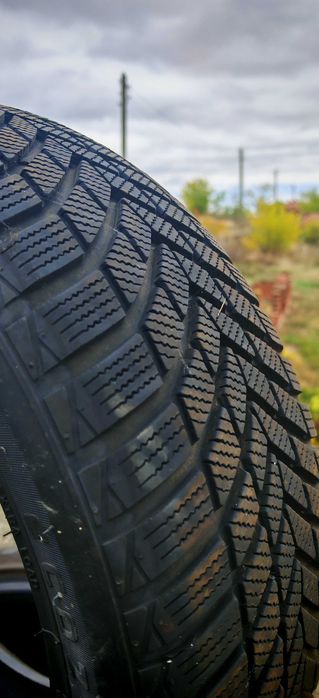 Зимни гуми 215/50/17