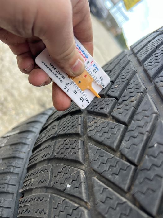 Зимни гуми  с борд 285/40/21 Brigestone DOT22