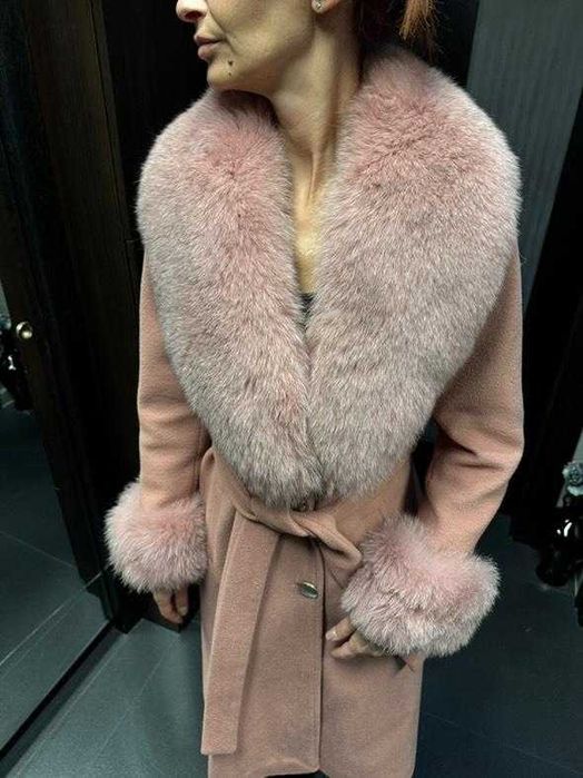 Розово палто с естествен косъм