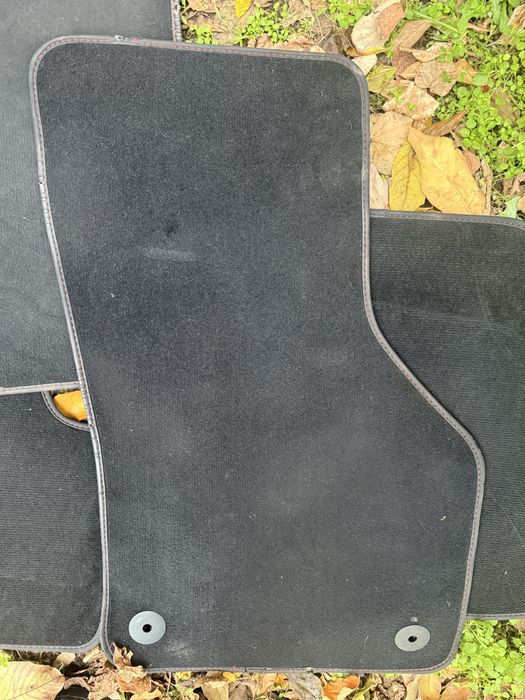 Оригинални мокетни стелки за Skoda Octavia 3