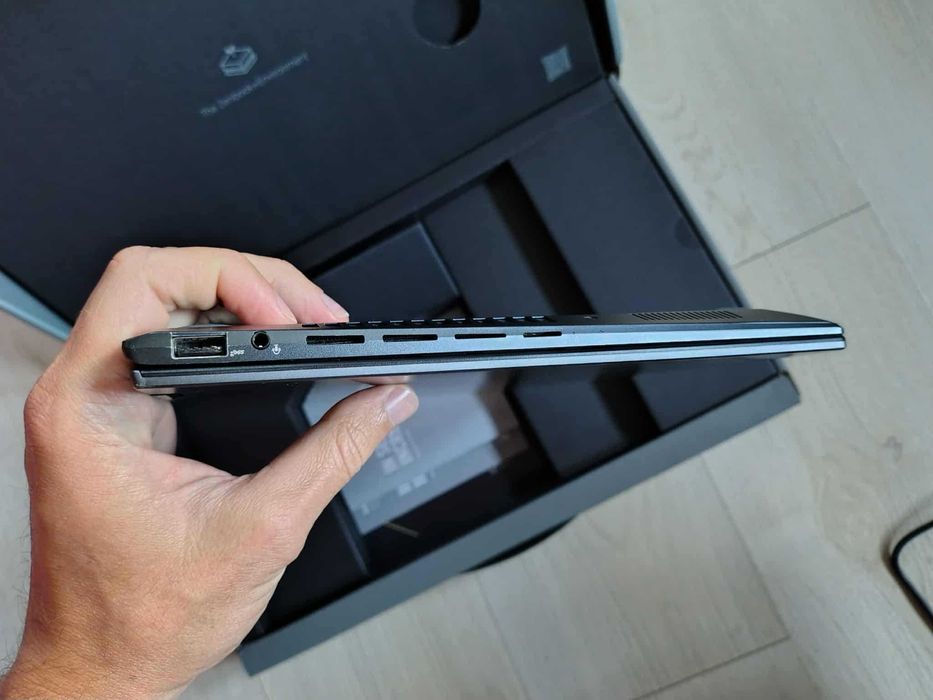 Asus ZenBook 14 Flip OLED 14" 2.8K, Intel i5-1135G7, 8GB RAM SSD 512GB