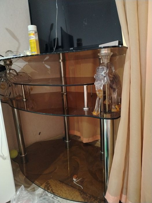 Отдам даром тумбу под телевизор