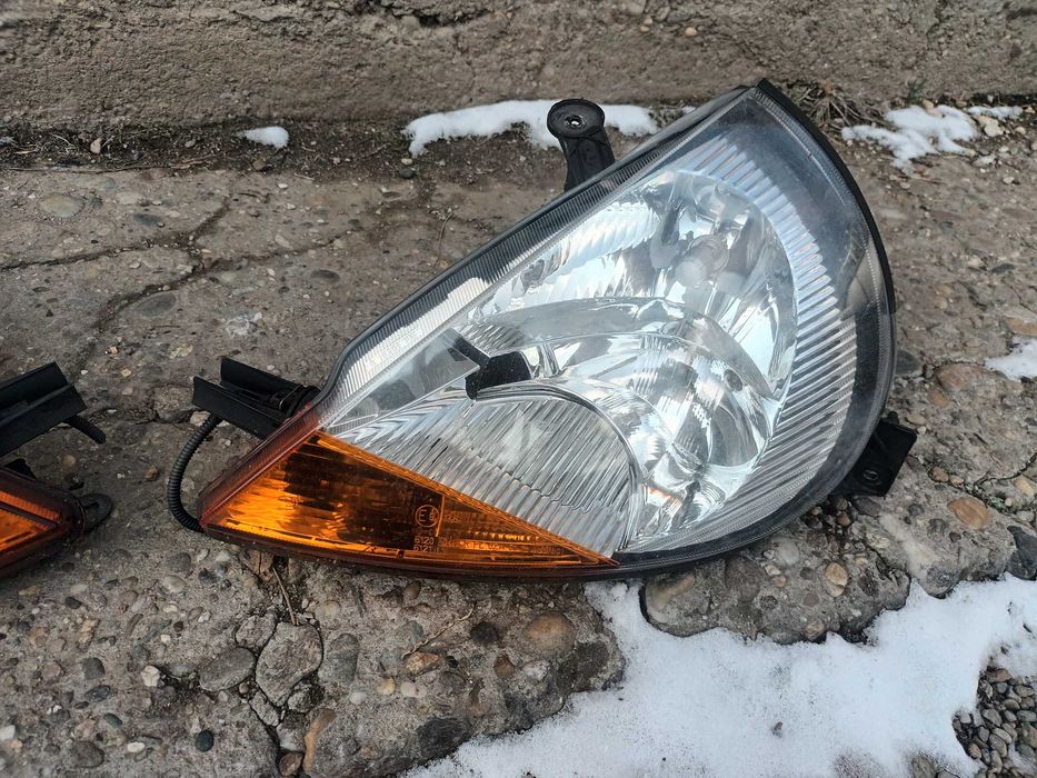 ляв и десен фар за форд Ка ford Ka