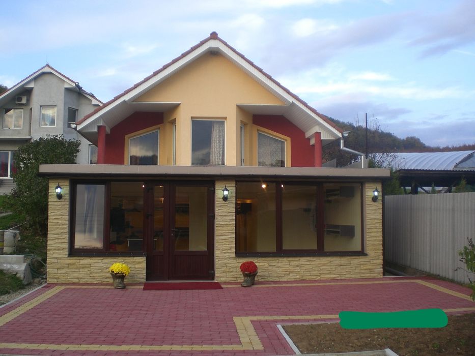 Închiriez Spațiu Comercial cu parcare mare Hidiselu de Jos