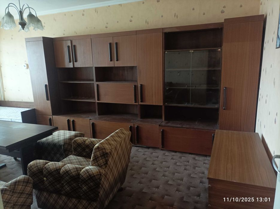ПРОДАВАМ мека мебел и секция към нея