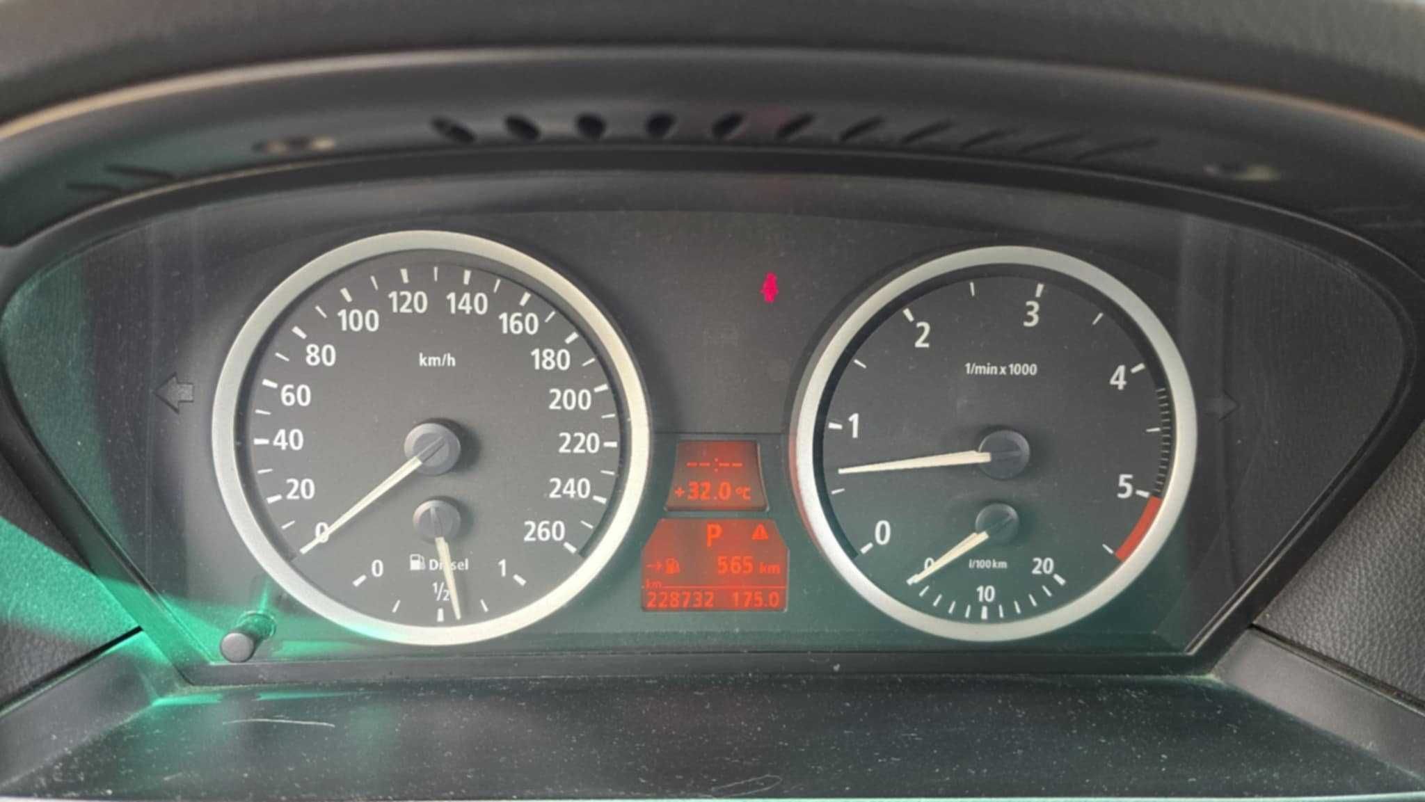 BMW 525D. 2004г.