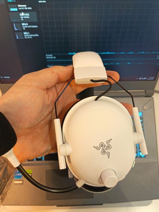 Msi thin 15 plus căști