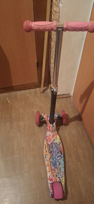 Продам самокат для девочки