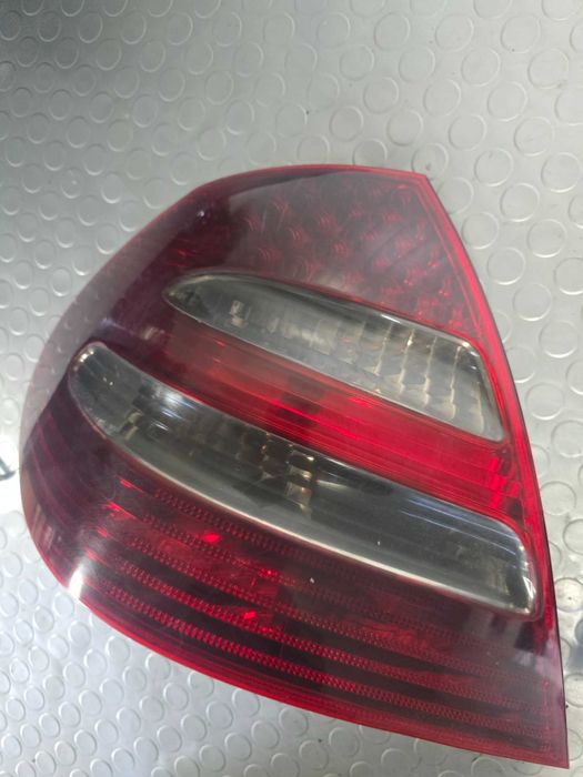 Продаваме комплект стопове за Mercedes E Class W211 Avangarde Sedan