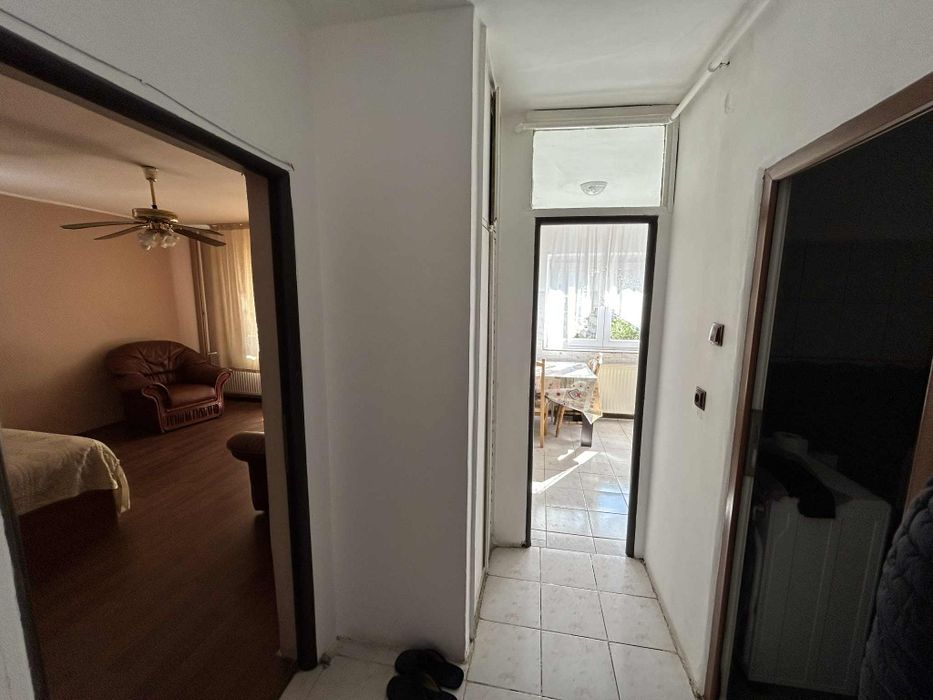 Închiriez garsoniera decomandata