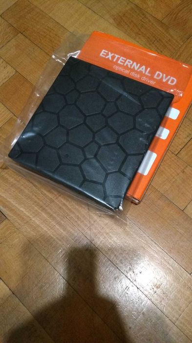 DVD външна записвачка с USB hub с Card reader