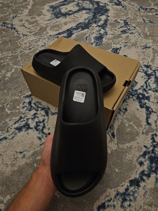 yeezy slides negri