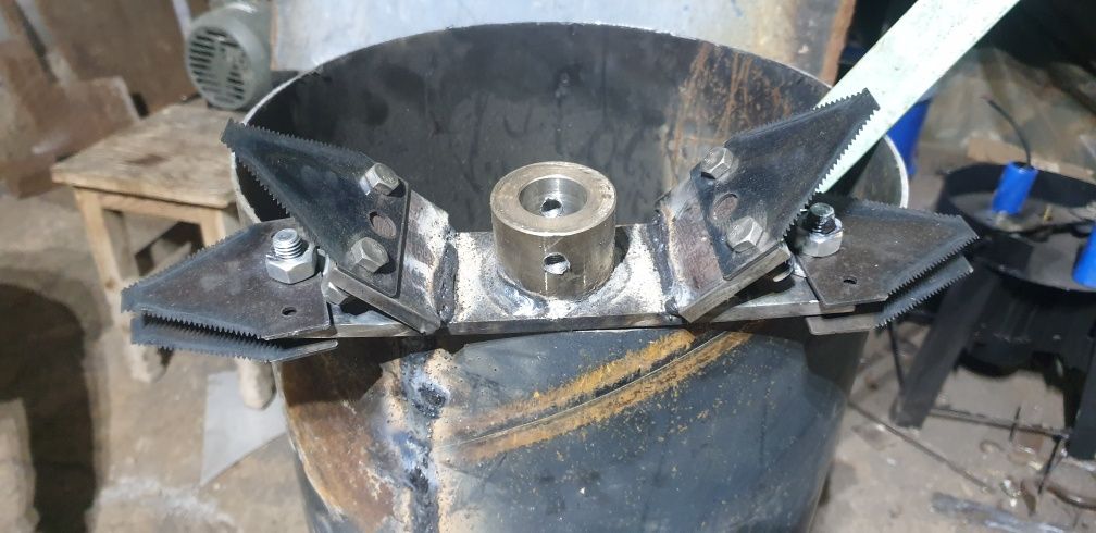 Drabilka unversal 160 dan 220 voltgacha ishlidi