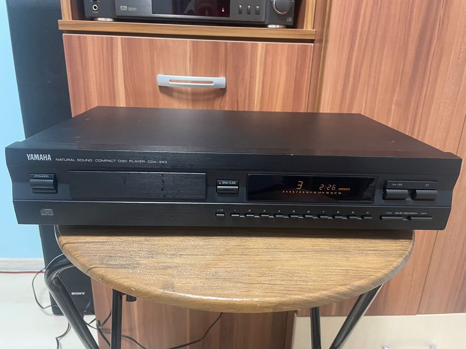 Yamaha CDX-393 Compact Disc Player
