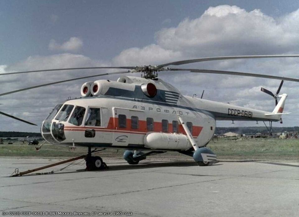 подарочная сборная модель вертолёта МИ-8 в масштабе 1/50! СССР 1978г.