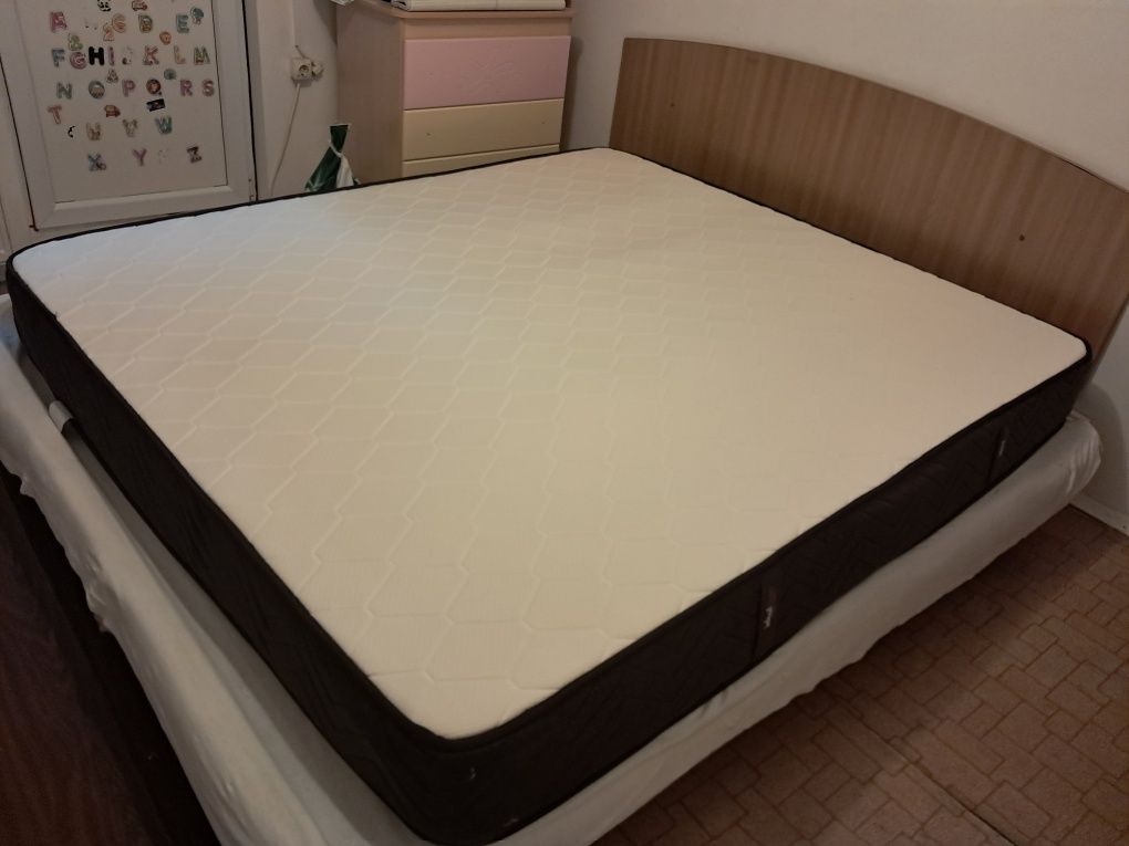 Vând saltea pat 200x180