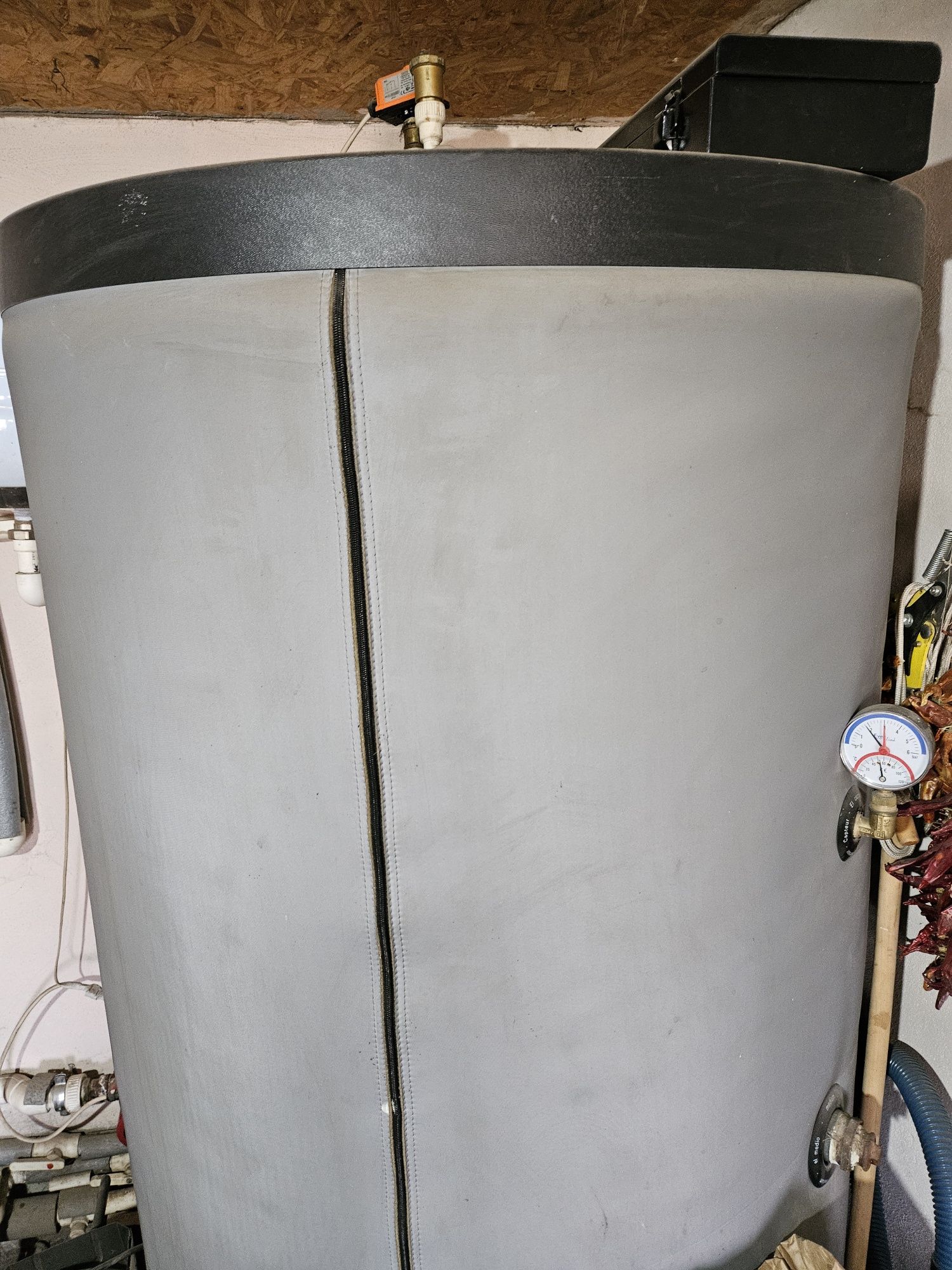 Vând centrala Viadrus 40 kw + puffer 800 litri