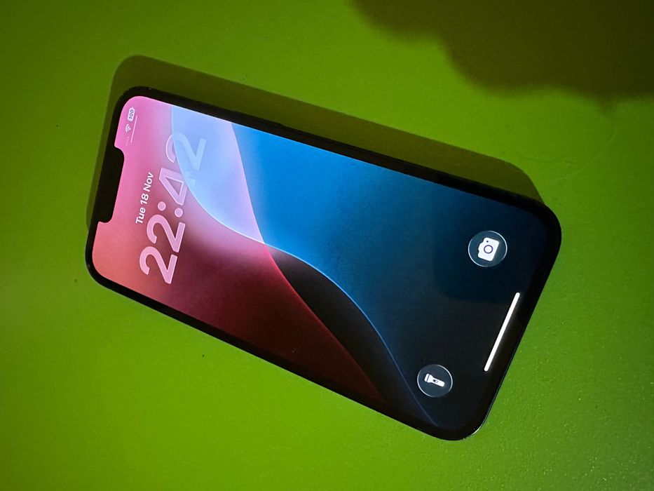 IPhone 13 много запазен