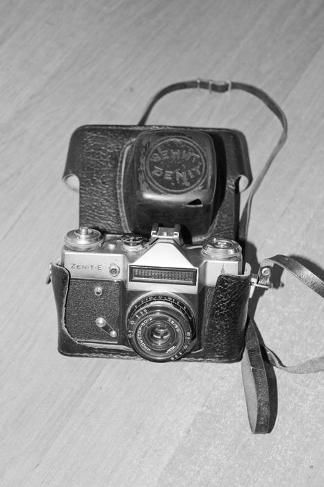 Продам обмен фотоаппарат зенит Е