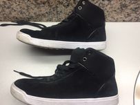 изполвани велурени кецове Lacoste