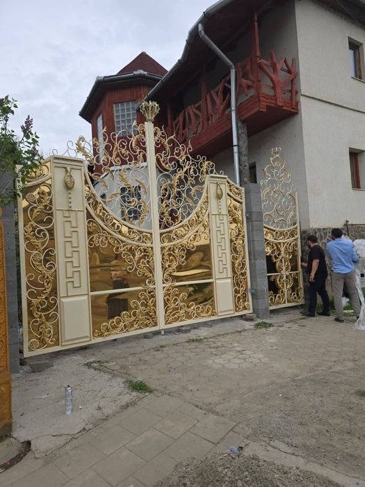 Porti regale din fier forjat