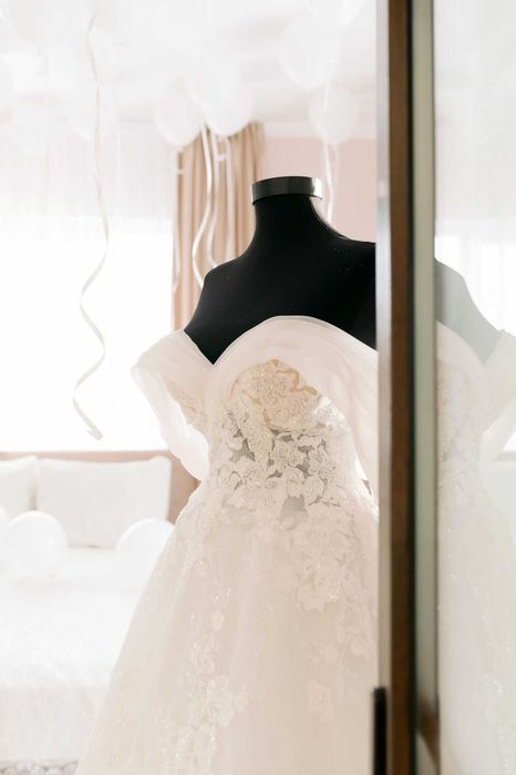 Rochie de mireasă Milla Nova - 2 trene + voal (mărimea 36)