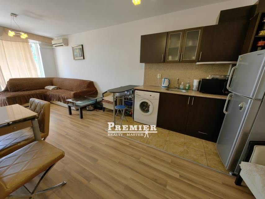 Продава се Двустаен апартамент в Поморие - 65 кв.м за 1200 €/кв.м - Снимка #1