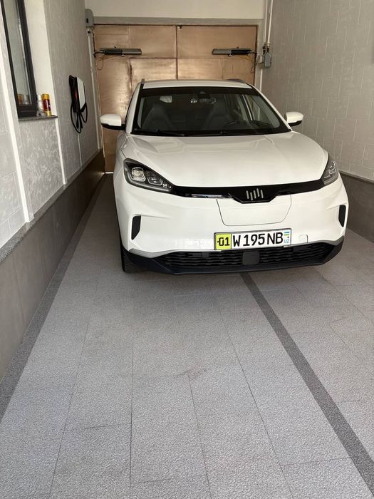 Продам электромобиль Weltmeiste в отличном состоянии.r