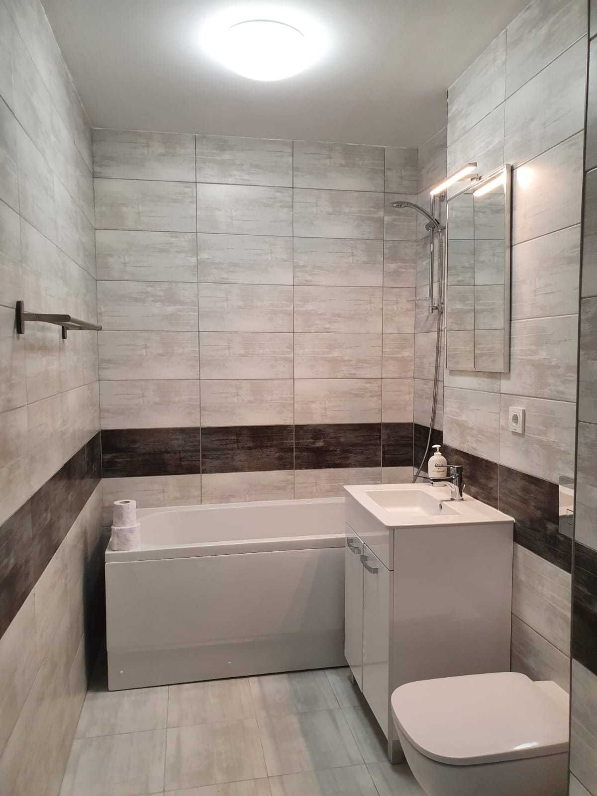 Apartament 2 camere - birou sau rezidential , curte si loc de parcare