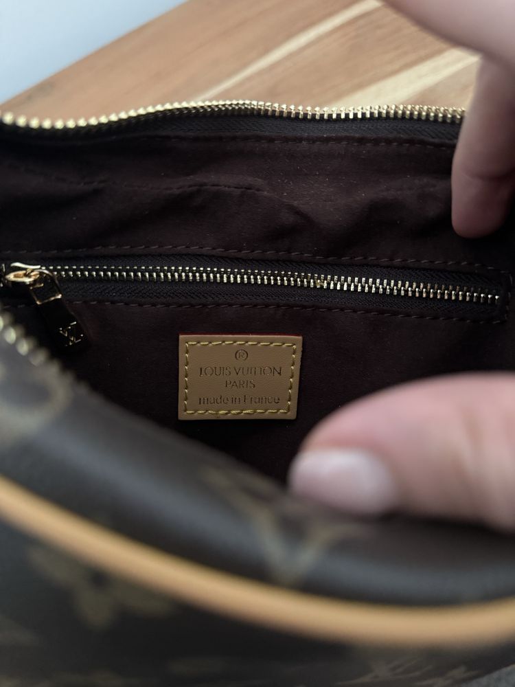 Louis Vuitton Loop