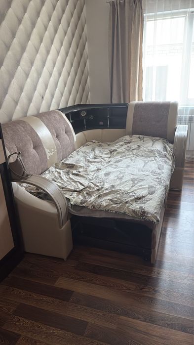 Б/у диван , раскладной , мягкая мебель