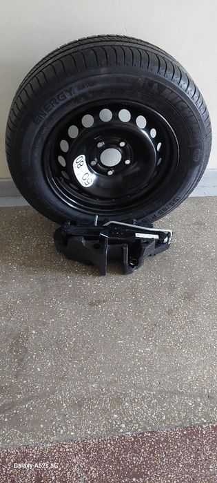 Vind rota rezerva nefolosita cu cauciuc Michelin  195/65 R 15