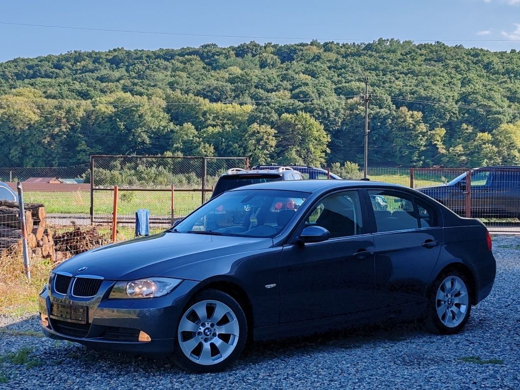 BMW E90 2.0d 2007 manual