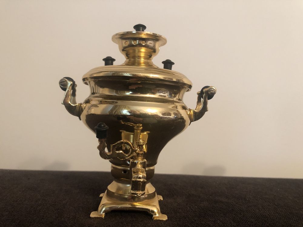 Samovar miniatural rusesc